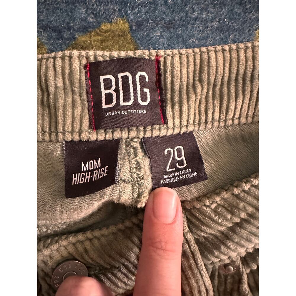 Urban Outfitters BDG Green Corduroy Mom High Rise Pants Size 29 - Picture 4 of 5